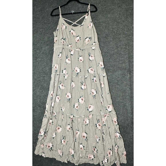 Torrid Womens Maxi Dress Size 2X Short Gray Tiered Floral Boho Garden Party 2S - Picture 2 of 7
